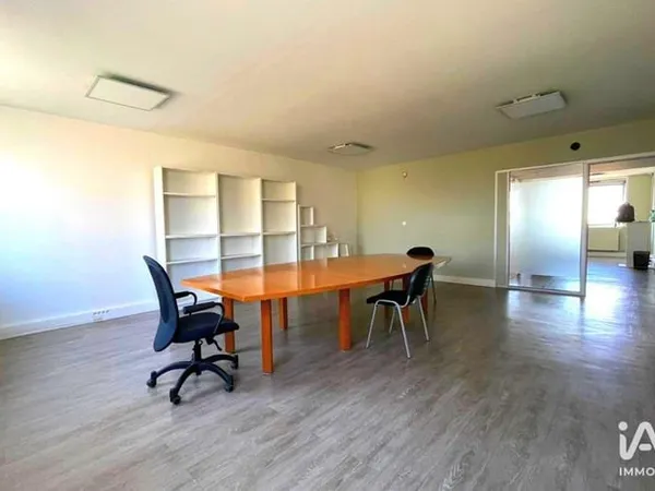 Bureaux 179 m²