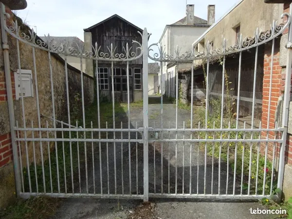 Maison et son Atelier de Menuiserie