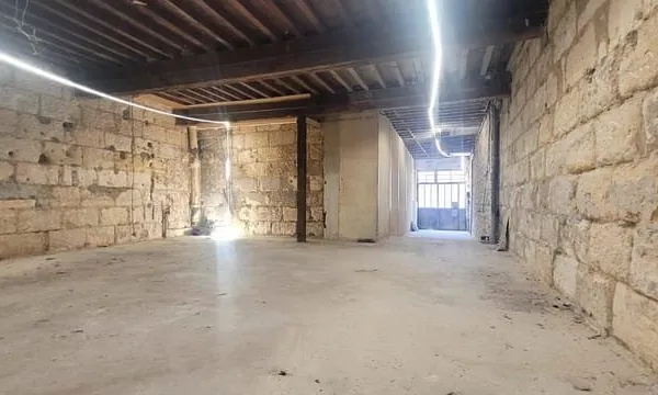 Immeuble commercial 91 m²