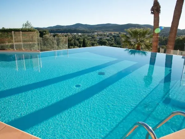 Appartement Atypique avec 250 M² de terrasse Vue mer