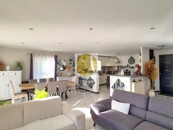 MONTARDON - SECTEUR RESIDENTIEL - 4 CHAMBRES - 1 BUREAU - PI
