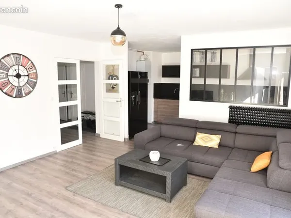 Colocation spacieuse disponible à partir de juillet = 440 euros tout inclus