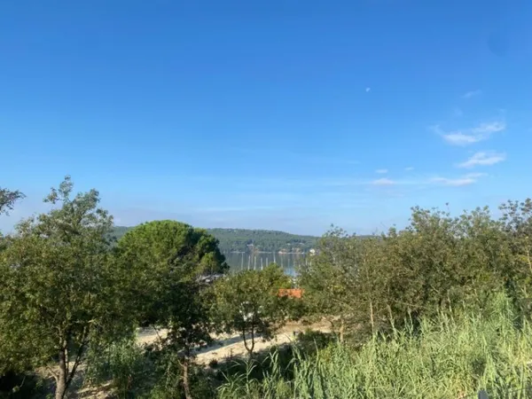 Terrain 764 m²