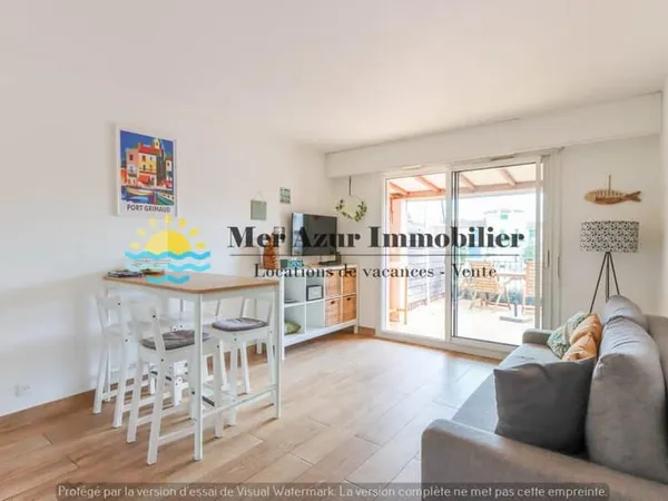 PORT GRIMAUD - Bel appartement 2 pièces rénové avec terrasse et garage