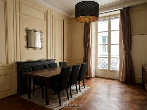 Rue Sergent Blandan - T4 de 92m² - Bail en cours