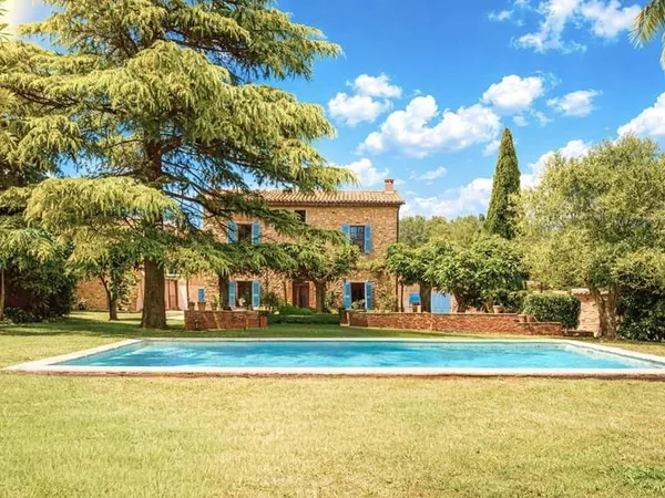 Maison 4 pièces 210 m²