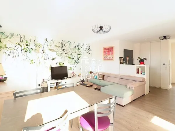 APPARTEMENT RECENT 2 CHAMBRES AVEC TERRASSE DE PLUS DE 55m²