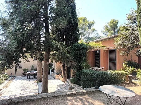 Dpt Gard (30), à vendre NIMES maison P5 - Terrain de 1800 m²