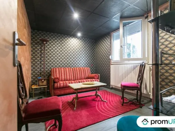 Maison contemporaine de 314 m2 à ORCHAMPS-VENNES