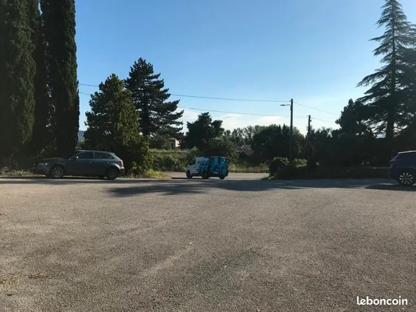 LOCAL D'ACTIVITE 550 m² BAIX