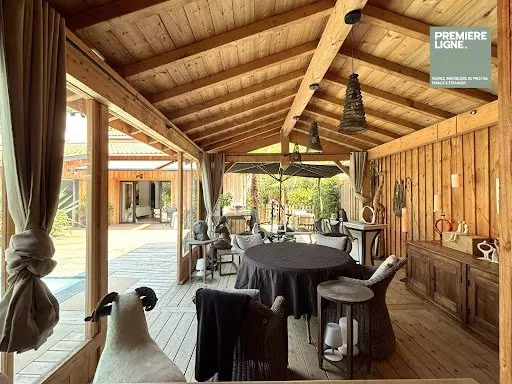 Maison 7 pièces 220 m²
