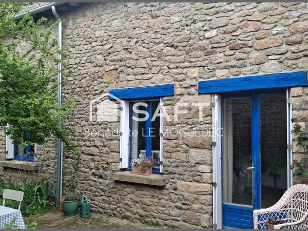 Charmante maison en pierre, dépendance et jardin arboré- centre Bourg, proche étang du Boulet, 3 km 