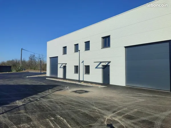 LOCAL D'ACTIVITE 170 m² MORESTEL