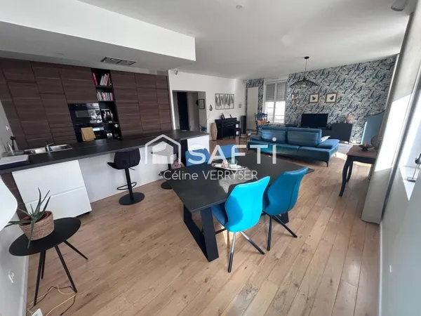 APPARTEMENT 5 CHAMBRES EN DUPLEX AVEC GARAGE ET JARDIN