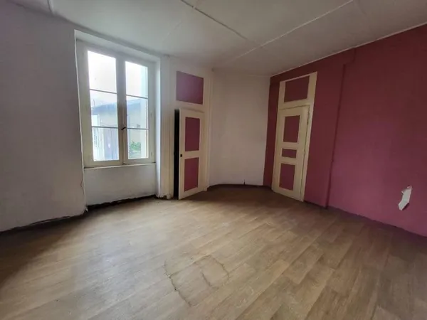 Bien immobilier de rendement Vente Neuville-les-Dames 6p 217m² 129000€