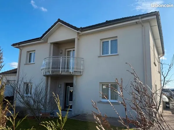 BELLE PROPRIETE DE 189m² - GOLBEY
