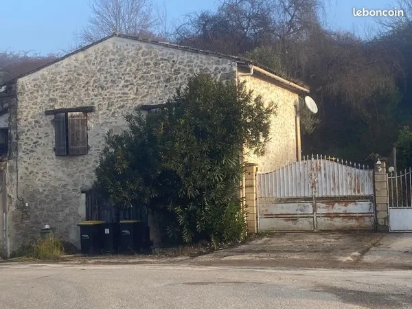 Jolie maison pierre