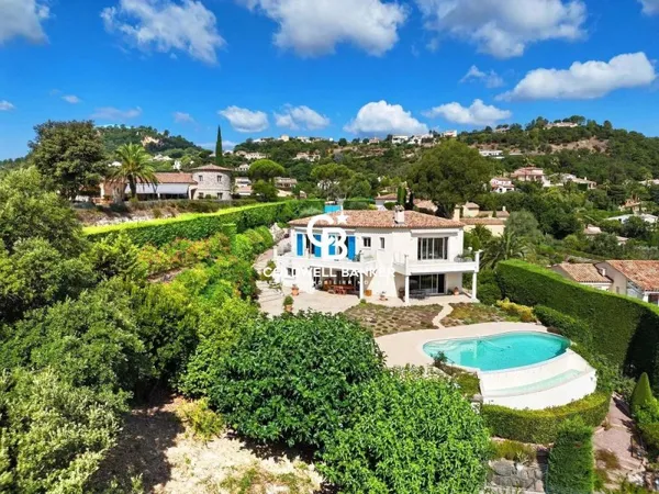 Propriété de charme avec vue panoramique sur la baie de cannes