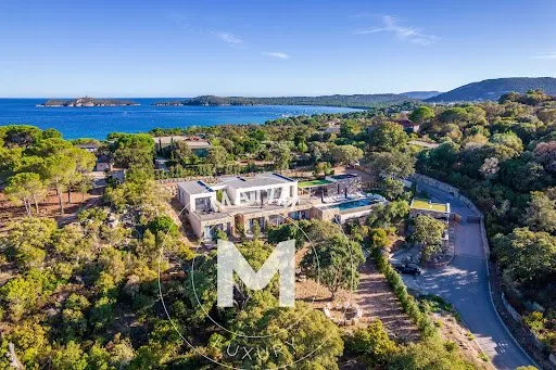 Maison 6 pièces 320 m²