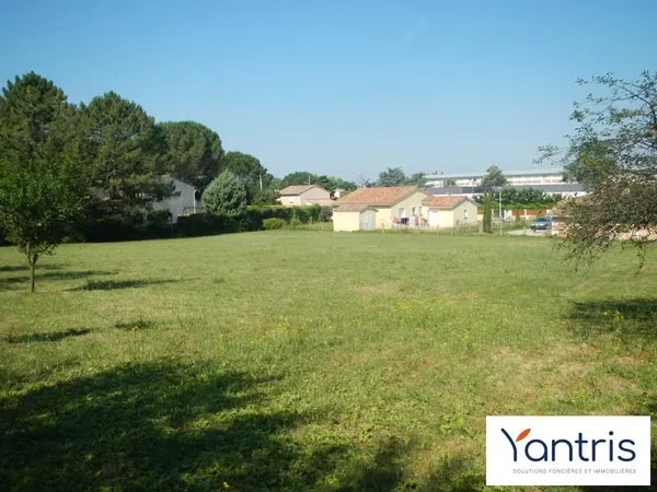 Terrain 692 m²
