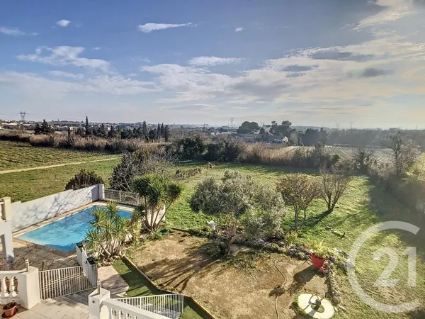 Maison 8 pièces 235 m²