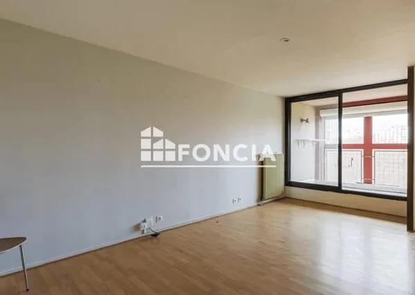 Appartement T3 en duplex de 70 m² avec balcon - Lumineux et traversant