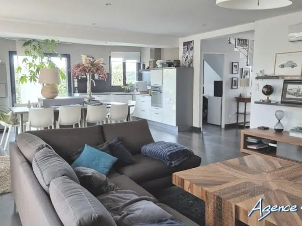 VILLA CONTEMPORAINE F5 VILLENEUVE-LA-RAHO
