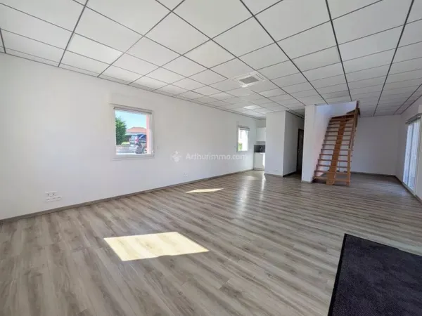 Local commercial Bureaux