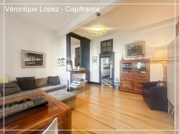 Agen coeur de ville, quartier Cathédrale, au calme dans une impasse, grand appartement de 161,70 m² 