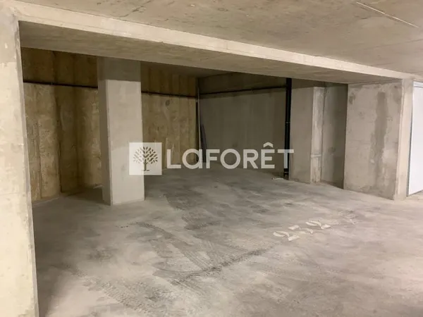 A LOUER - PARKING EN SOUS SOL - RESIDENCE ADAGIO. RIVES DU LEZ
