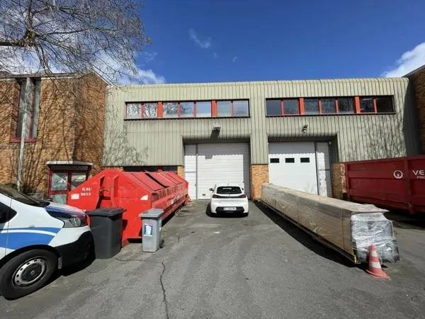 Local d'activité 1044 m²