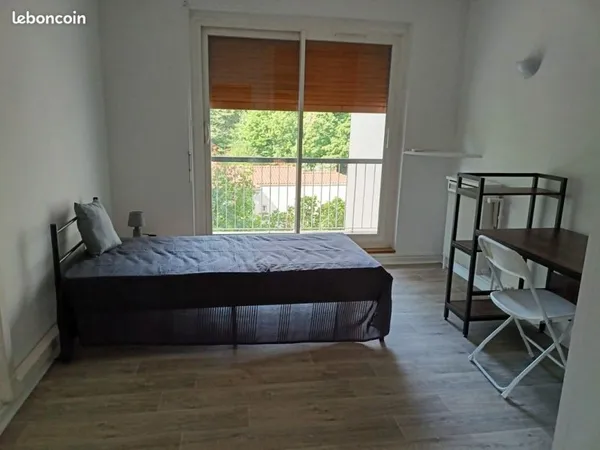 Chambre dans appartement à ecully