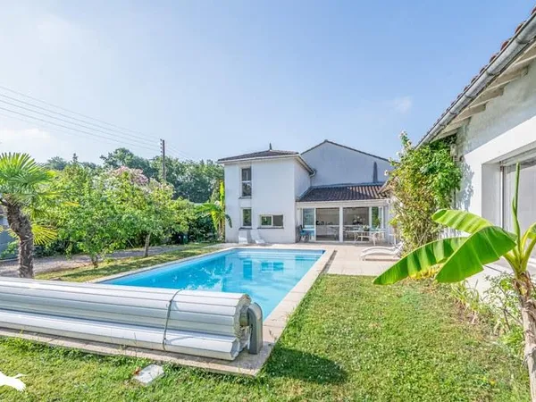 Maison arcachonnaise 5 pièces 213 m²