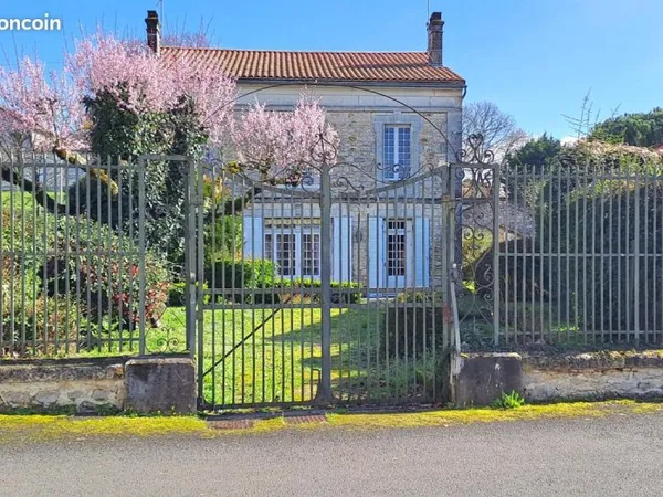 Maison 6 pièces 240 m²