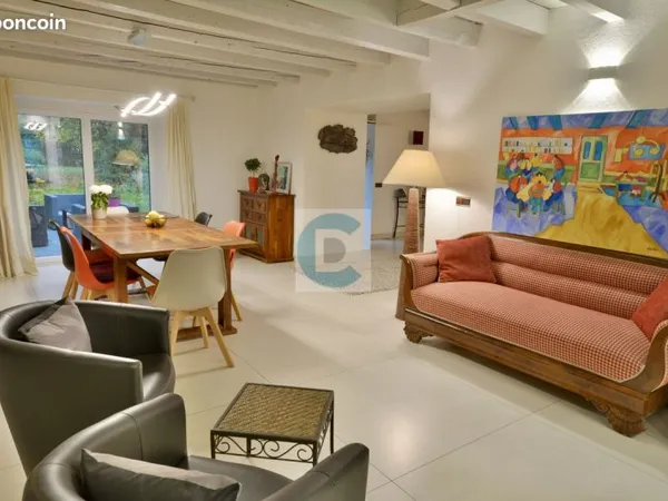 Maison 8 pièces 223 m²