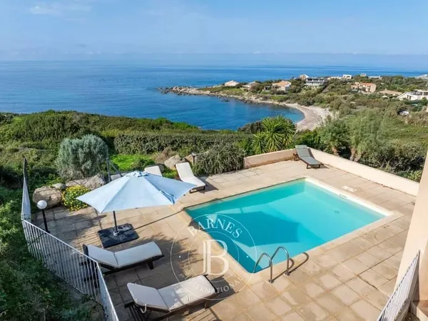 Exclusivité, Corbara, Marine de Davia, 2 villas, 7 chambres, 2 piscines, vue mer panoramique, plage 