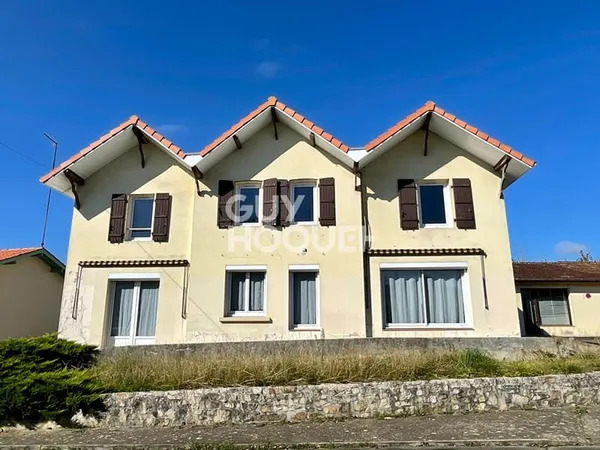 Maison familiale 191 m2 proche Hagetmau avec dépendance