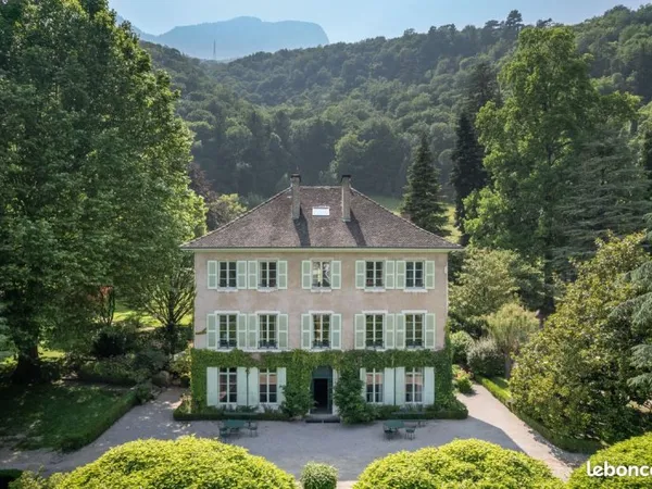 Propriété 12 pièces 800 m²
