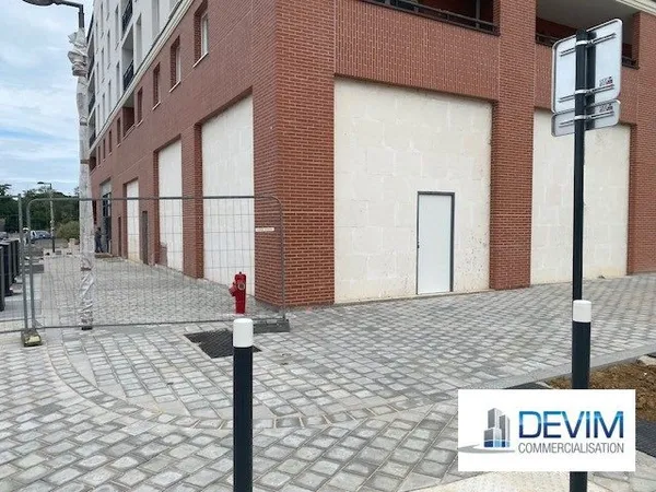 Local commercial 101 m²