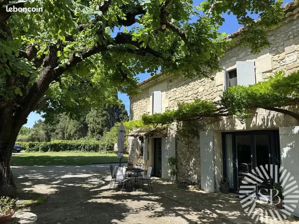 Mas 10 pièces 223 m²
