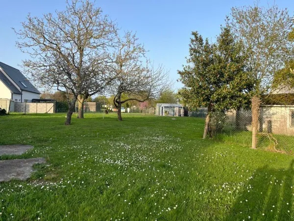 Férel: terrain à bâtir au calme et proche du bourg!