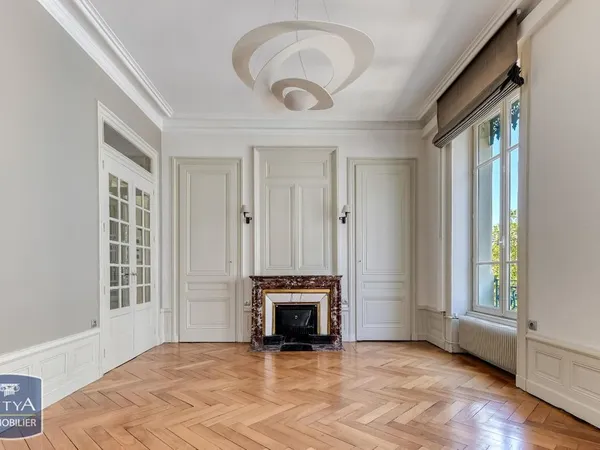 Appartement 5 pièces 188 m²