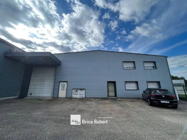 Local d'activité 440 m²