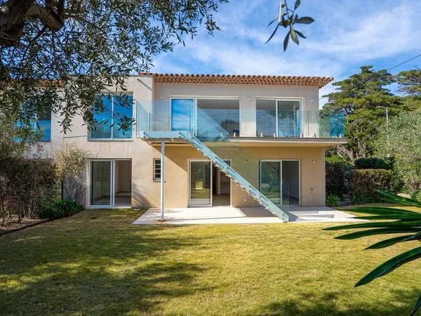 Maison 16 pièces 151 m²