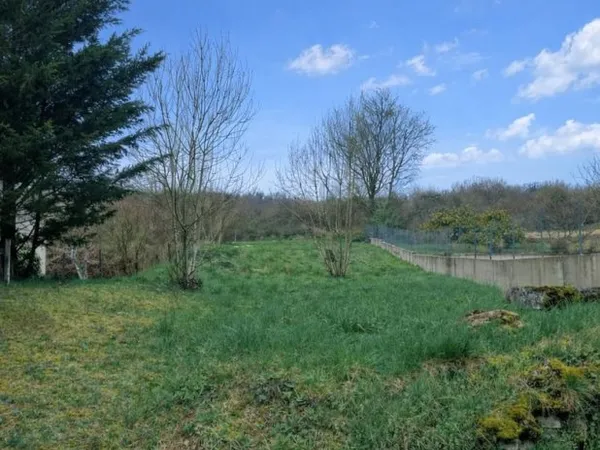 Terrain 600 m²
