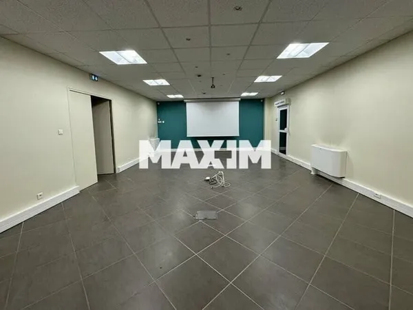 Bureau 244 m²