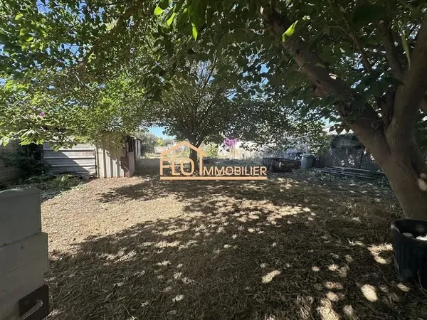 Terrain 800 m²