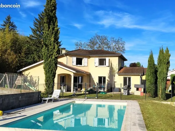 Maison 180 m² - piscine - grand jardin