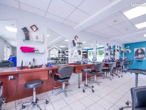 Salon de coiffure 67 m² VILLECRESNES