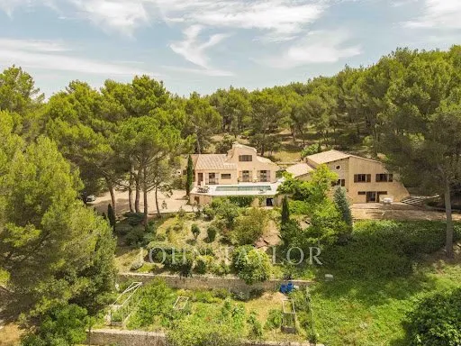 Propriété 12 pièces 310 m²